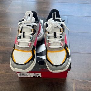 Skechers Sneakers with Pink and Yellow